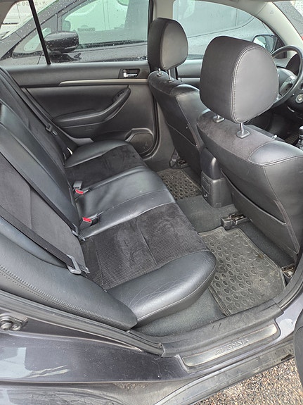 Toyota Avensis 3 of 5
