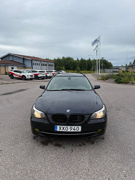 BMW 530d 2 of 5