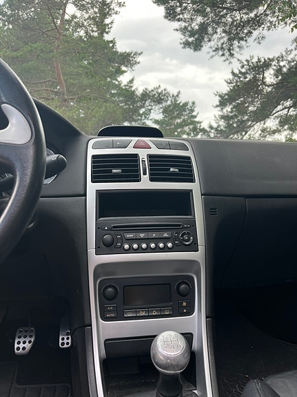 Peugeot 307 CC 11 of 13