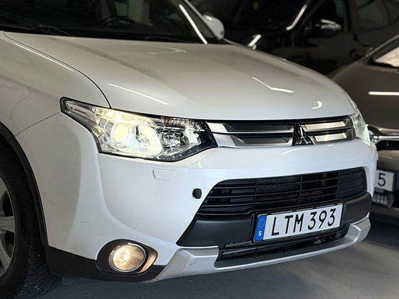 Mitsubishi Outlander 2 of 29