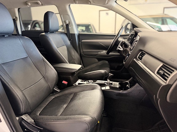 Mitsubishi Outlander 23 of 29
