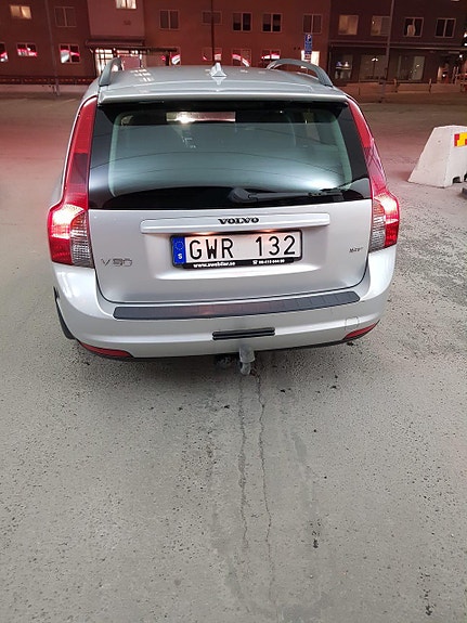 Volvo V50 3 of 5