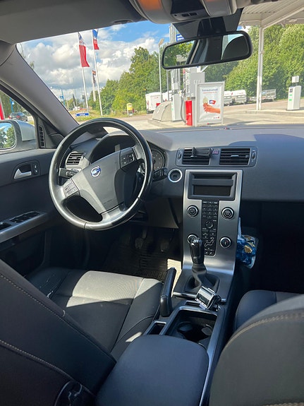 Volvo V50 7 of 9