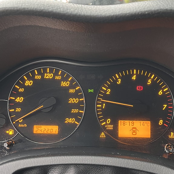Toyota Avensis 7 of 9