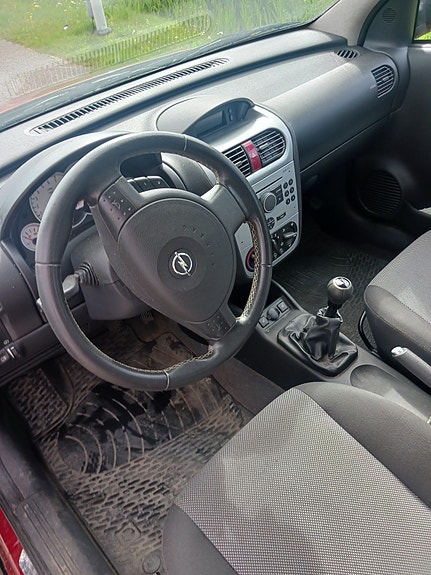Opel Corsa 3 of 3