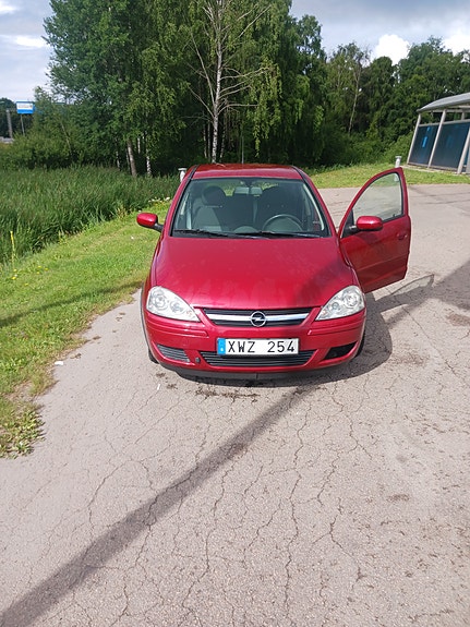 Opel Corsa 2 of 3