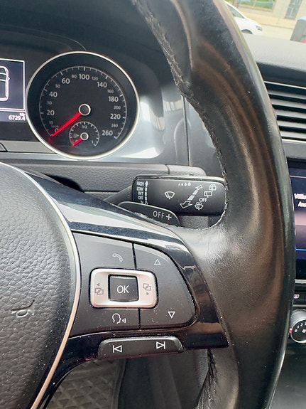 Volkswagen Golf VII 12 of 20