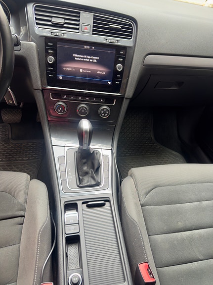 Volkswagen Golf VII 9 of 20