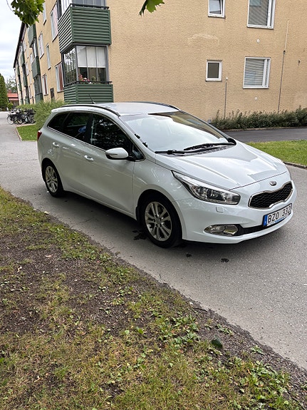 Kia Ceed 2 of 9