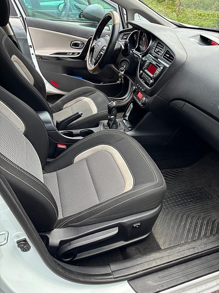 Kia Ceed 7 of 9