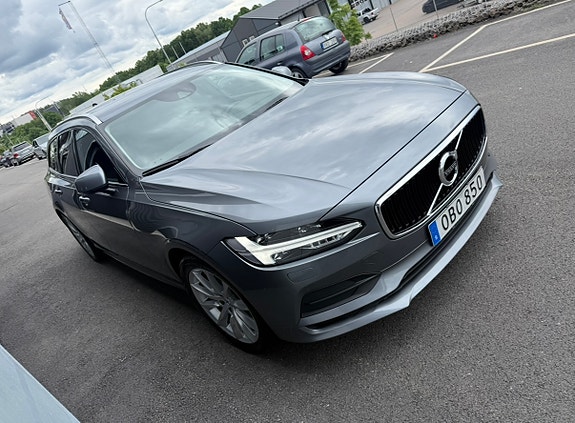 Volvo V90 2 of 9