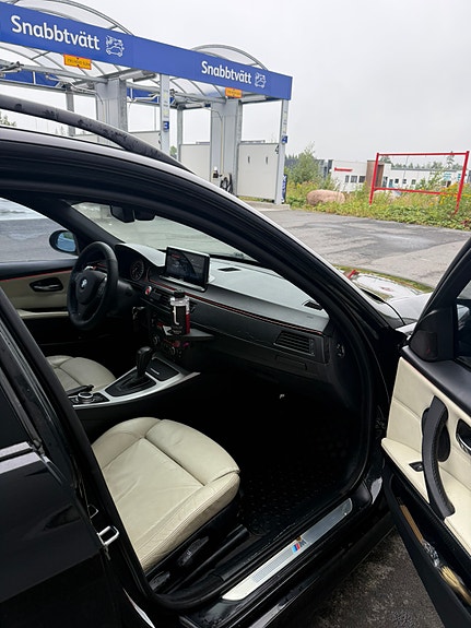 BMW 325d 6 of 8