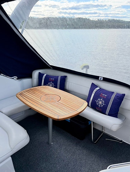 Mycket fin Crownline 290CR – 2002 inkl båtvagn 7 of 13