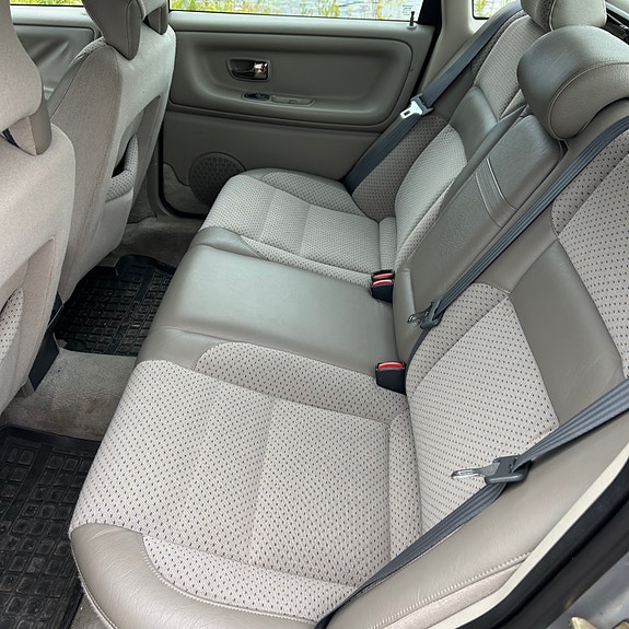 Volvo S70 7 of 9