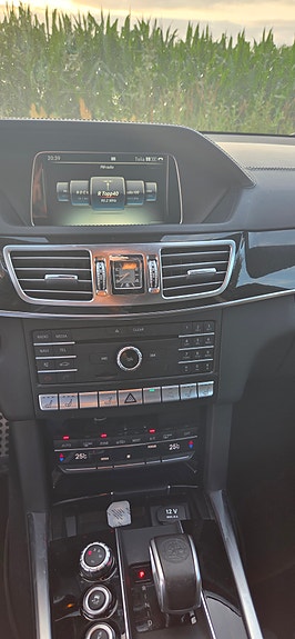 Mercedes-Benz E63 9 of 14