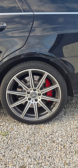 Mercedes-Benz E63 11 of 14