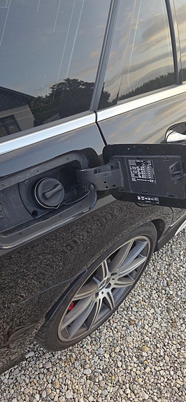Mercedes-Benz E63 12 of 14