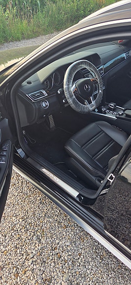Mercedes-Benz E63 4 of 14