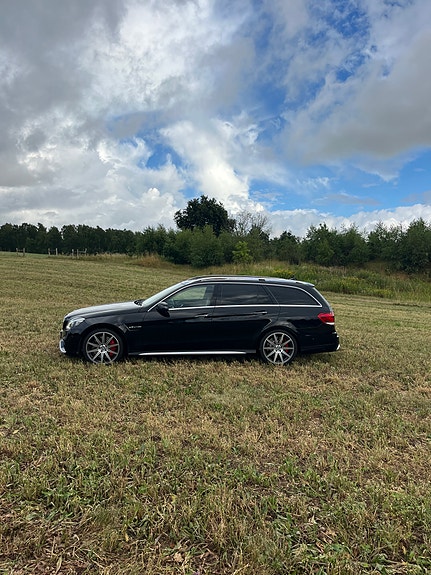 Mercedes-Benz E63 2 of 14