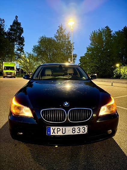 BMW 525d 4 of 6