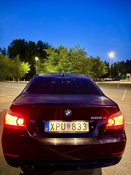 BMW 525d 3 of 6