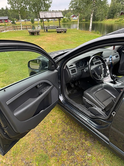 Volvo V70 7 of 9