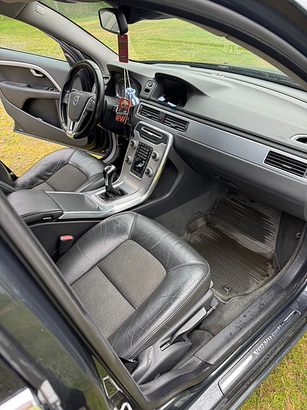 Volvo V70 9 of 9