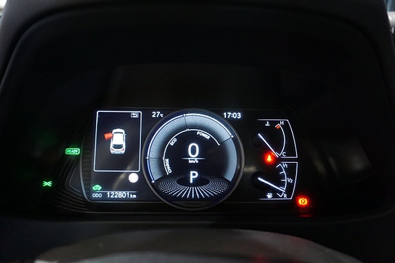 Lexus UX250h 16 of 16