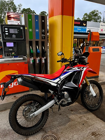 Honda CRF250RL 3 of 4