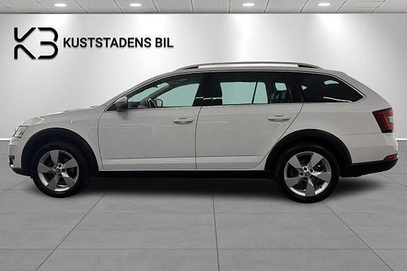 Skoda Octavia Scout 6 of 25