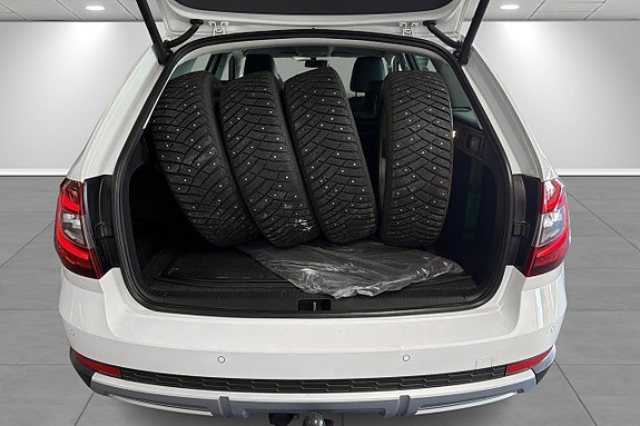 Skoda Octavia Scout 9 of 25
