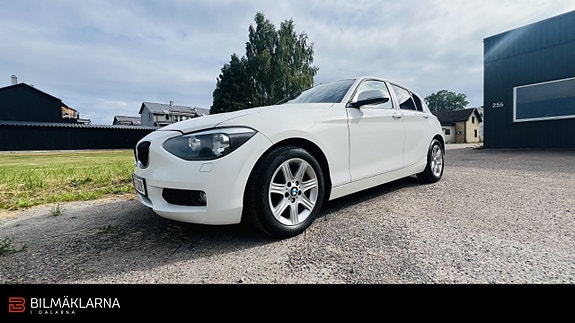BMW 118d 4 of 5