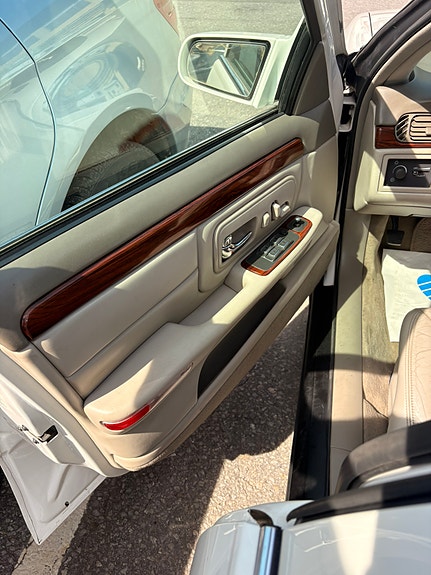 Cadillac Deville 6 of 7