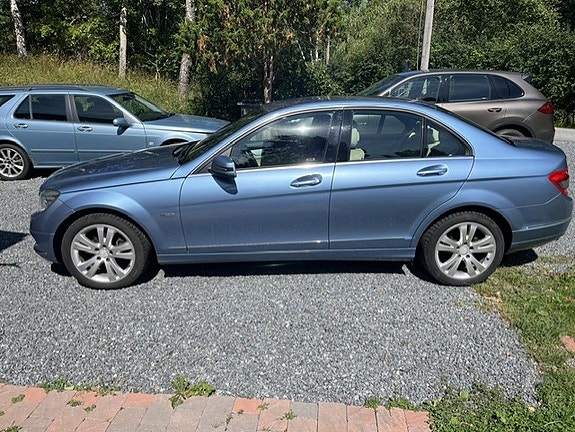Mercedes-Benz C180 5 of 5