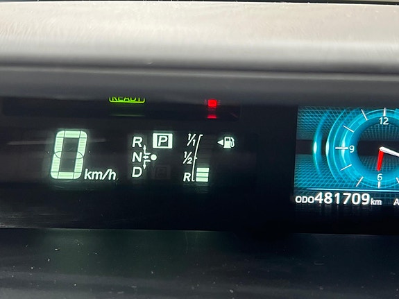Toyota Prius+ 6 of 8