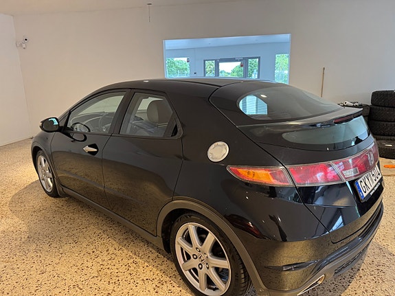 Honda Civic 4 of 5