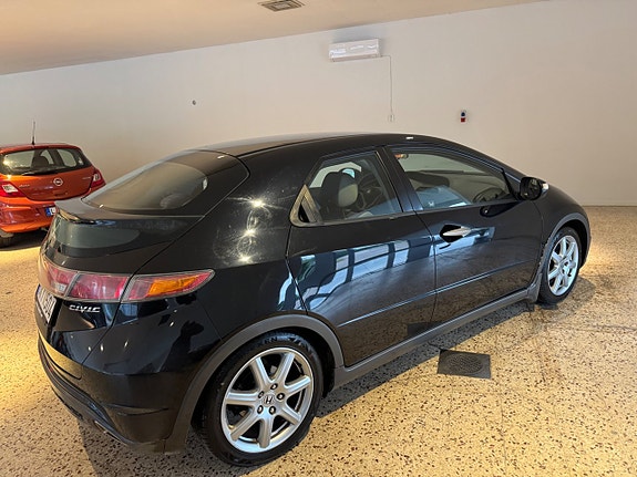 Honda Civic 3 of 5