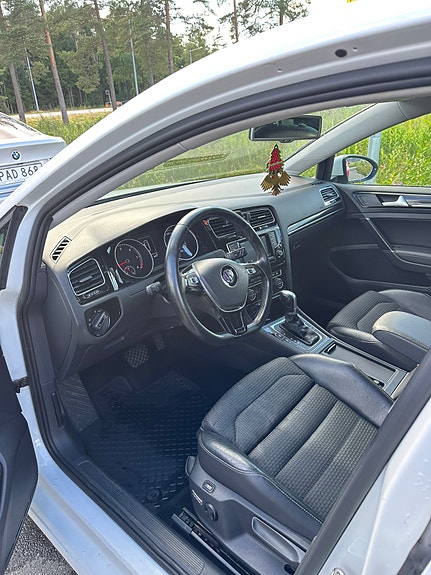 Volkswagen Golf VII 7 of 8