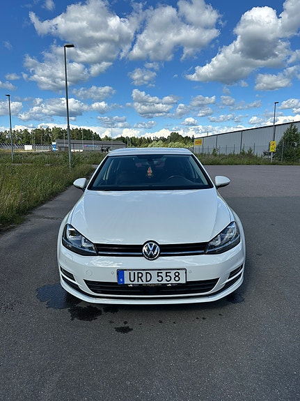Volkswagen Golf VII 4 of 5