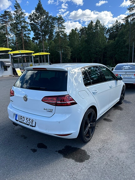 Volkswagen Golf VII 2 of 5