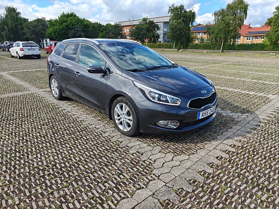Kia Ceed 2 of 11