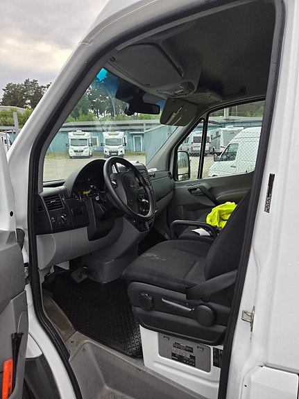 Mercedes-Benz Sprinter 316 6 of 8