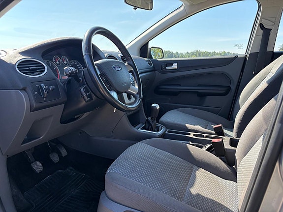 Ford Focus 8 of 13