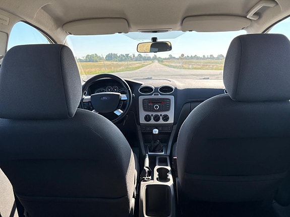Ford Focus 10 of 13