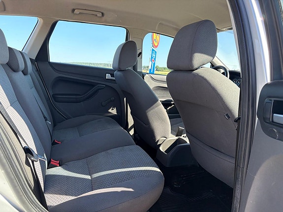 Ford Focus 12 of 13
