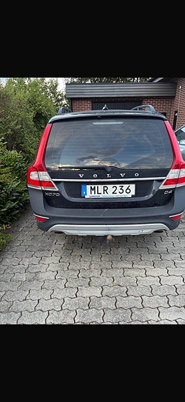 Volvo XC70 2 of 4