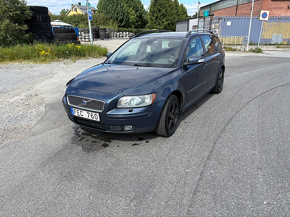 Volvo V50 3 of 4