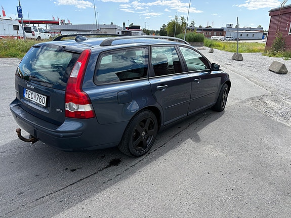 Volvo V50 2 of 4