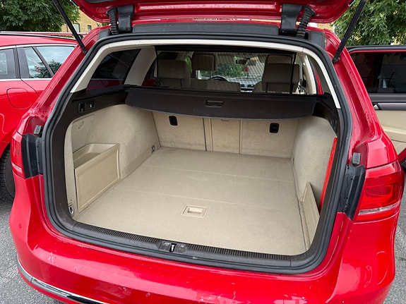 Volkswagen Passat 12 of 27