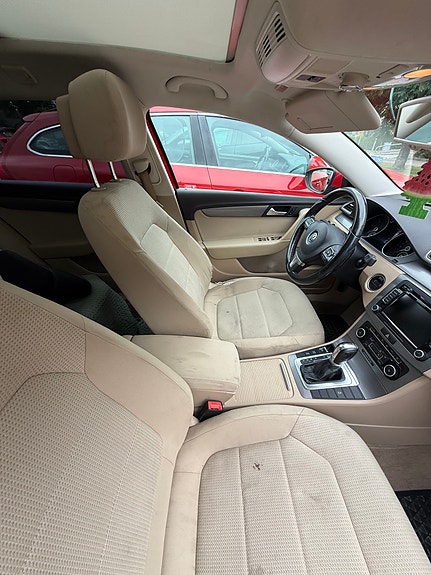 Volkswagen Passat 15 of 27